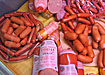 рынок магазин торговля витрина колбаса сосиски сардельки жуковские колбасы|Фото: Накануне.ru