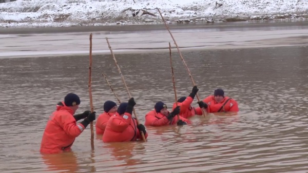 поиски пропавших во время прорыва дамбы в Красноярском крае|Фото:mchs.gov.ru